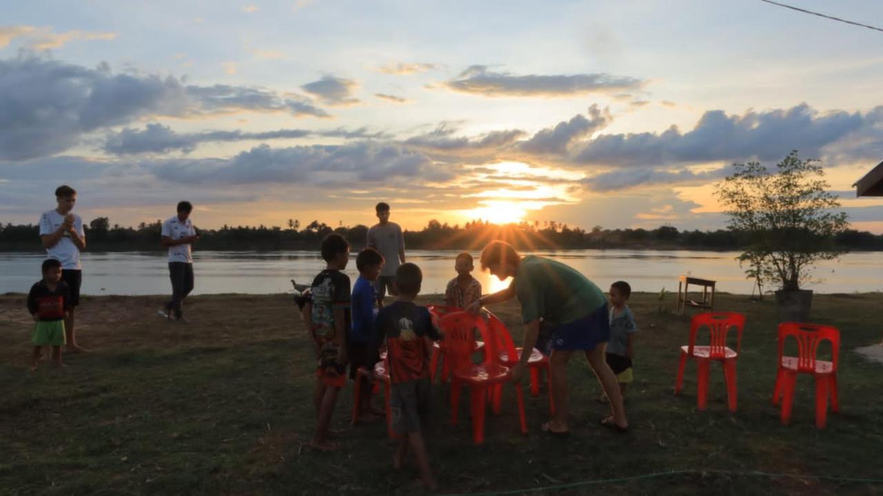 Vera Sunset Homestay Local Experience With Lao Family Muang Khong Ngoại thất bức ảnh
