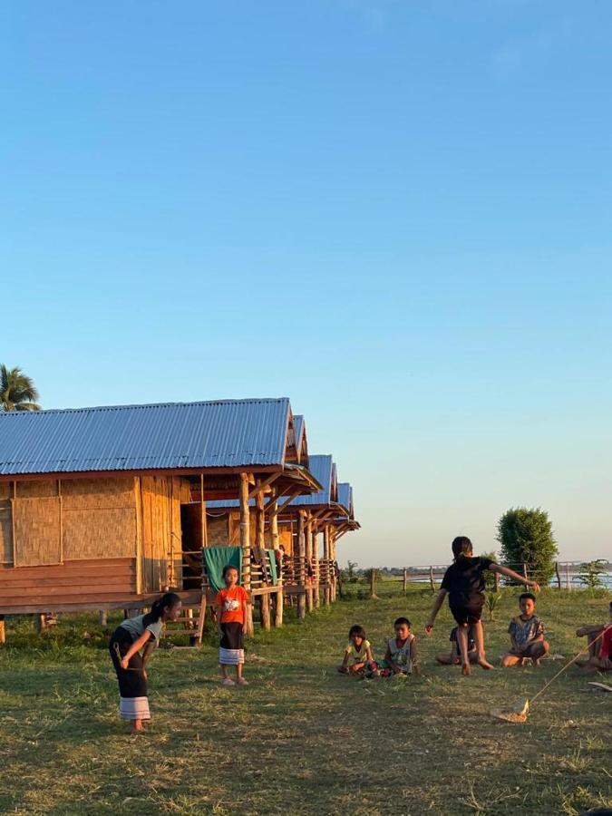 Vera Sunset Homestay Local Experience With Lao Family Muang Khong Ngoại thất bức ảnh